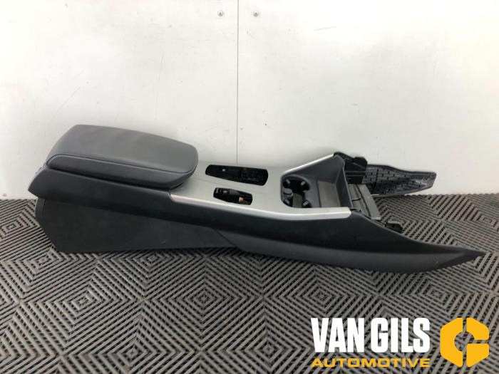 Middle console from a BMW X3 (F25) xDrive35i 3.0 24V 2011