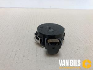Usados Sensor de lluvia BMW X3 (F25) xDrive35i 3.0 24V Precio € 30,00 Norma de margen ofrecido por Van Gils Automotive
