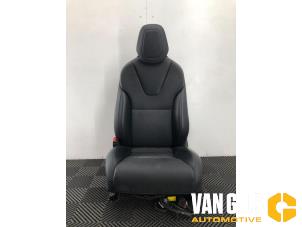 Begagnade Säte, vänster Tesla Model S 100D AWD Pris € 699,99 Marginaltabell erbjuds av Van Gils Automotive