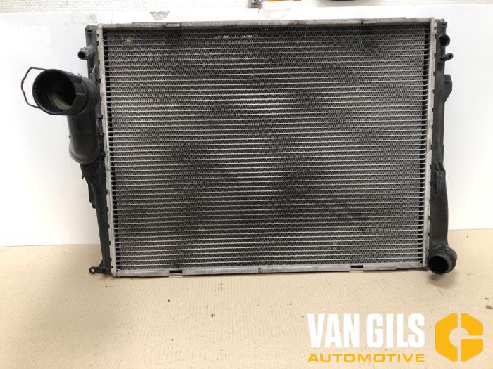 Usagé Radiateur BMW 1 serie (E87/87N) 116i 1.6 16V Prix € 65,00 Règlement à la marge proposé par Van Gils Automotive