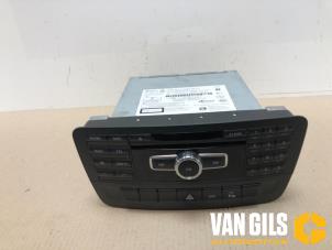 Gebrauchte Radio CD Spieler Mercedes A (W176) 1.5 A-180 CDI, A-180d 16V Preis auf Anfrage angeboten von Van Gils Automotive