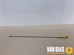 Usagé Jauge d'huile Volkswagen Golf VII (AUA) 1.2 TSI 16V Prix sur demande proposé par Van Gils Automotive