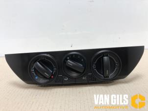 Usagé Panneau de commandes chauffage Volkswagen Polo IV (9N1/2/3) 1.4 TDI 70 Prix € 50,00 Règlement à la marge proposé par Van Gils Automotive