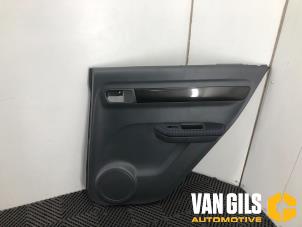 Usados Tapizado de puerta de 4 puertas derecha detrás Suzuki Swift (ZA/ZC/ZD1/2/3/9) 1.3 VVT 16V Precio de solicitud ofrecido por Van Gils Automotive