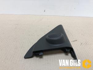 Usados Tapa de altavoz Suzuki Swift (ZA/ZC/ZD1/2/3/9) 1.3 VVT 16V Precio de solicitud ofrecido por Van Gils Automotive