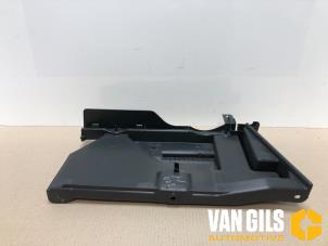 Usados Tapizado de maletero Suzuki Swift (ZA/ZC/ZD1/2/3/9) 1.3 VVT 16V Precio de solicitud ofrecido por Van Gils Automotive
