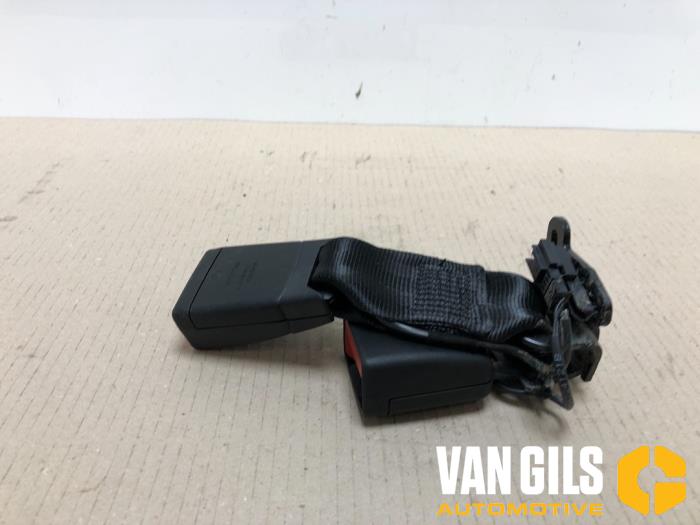 Rear seatbelt buckle, centre from a Mercedes-Benz A (177.0) 2.0 A-220 Turbo 16V 2020