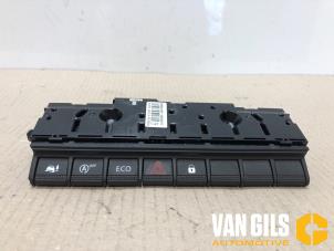 Used Panic lighting switch Renault Master IV (MA/MB/MC/MD/MH/MF/MG/MH) 2.3 dCi 145 16V Price € 49,99 Margin scheme offered by Van Gils Automotive