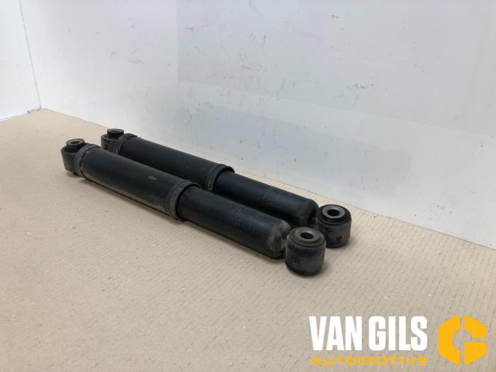 Shock absorber kit from a Renault Master IV (MA/MB/MC/MD/MH/MF/MG/MH) 2.3 dCi 145 16V 2022