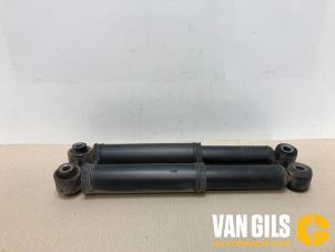 Used Shock absorber kit Renault Master IV (MA/MB/MC/MD/MH/MF/MG/MH) 2.3 dCi 145 16V Price € 99,99 Margin scheme offered by Van Gils Automotive