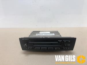 Usados Cambiador de CD BMW 1 serie (E87/87N) 118d 16V Precio de solicitud ofrecido por Van Gils Automotive
