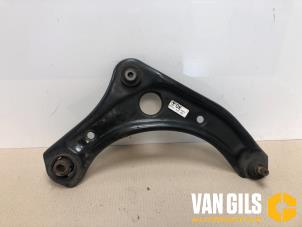 Usagé Bras de suspension avant droit Nissan Note (E12) 1.2 68 Prix € 44,00 Règlement à la marge proposé par Van Gils Automotive