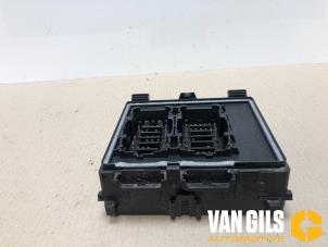 Usagé Porte fusible Ford Fiesta 7 1.1 Ti-VCT 12V 85 Prix sur demande proposé par Van Gils Automotive