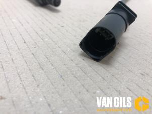 Lambda probe from a Volkswagen Golf Sportsvan (AUVS) 2.0 TDI 150 16V 2017