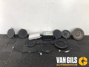 Używane Speakerset Chrysler 200 Cena na żądanie oferowane przez Van Gils Automotive
