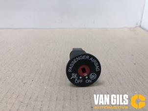 Used Airbag switch Ford Fiesta 7 1.1 Ti-VCT 12V 85 Price on request offered by Van Gils Automotive