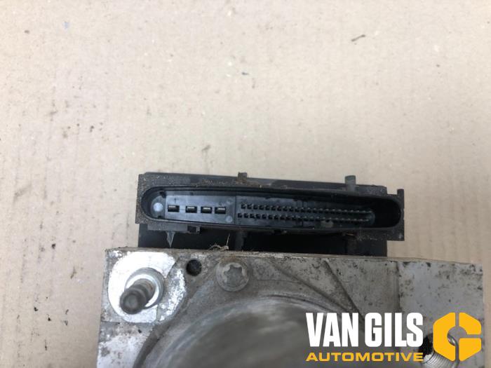 ABS pump from a Smart Forfour (454) 1.0 12V 2006
