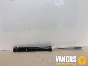 Usados Amortiguador izquierda detrás Nissan Note (E12) 1.2 68 Precio de solicitud ofrecido por Van Gils Automotive