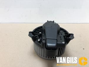 Used Heating and ventilation fan motor Toyota Prius (ZVW3) 1.8 16V Price on request offered by Van Gils Automotive