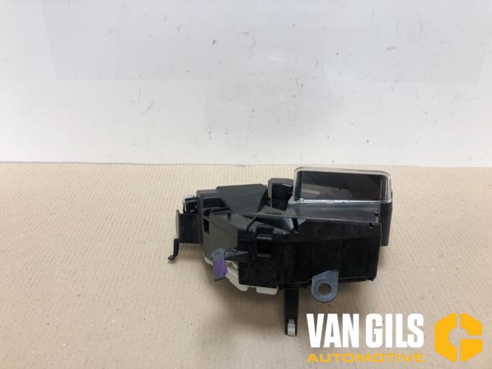 Begagnade Innerdisplay Toyota Prius (ZVW3) 1.8 16V Pris € 35,00 Marginaltabell erbjuds av Van Gils Automotive