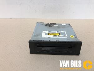 Used CD changer Audi A4 (B7) 2.0 TDI 16V Price € 75,00 Margin scheme offered by Van Gils Automotive