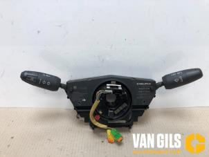 Usados Interruptor combinado columna de dirección Opel Corsa D 1.4 16V Twinport LPG Precio € 50,00 Norma de margen ofrecido por Van Gils Automotive