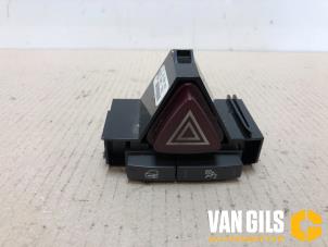 Używane Przelacznik swiatel awaryjnych Opel Corsa D 1.4 16V Twinport LPG Cena na żądanie oferowane przez Van Gils Automotive