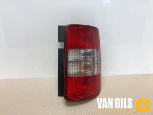 Używane Tylne swiatlo pozycyjne prawe Volkswagen Caddy III (2KA,2KH,2CA,2CH) 2.0 SDI Cena € 55,00 Procedura marży oferowane przez Van Gils Automotive