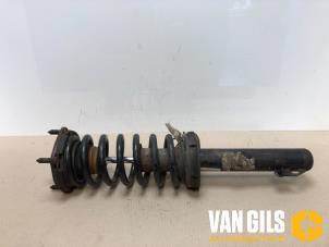 Used Front shock absorber rod, left Jeep Grand Cherokee (WH/WK) 3.7i 4x2 Price € 75,00 Margin scheme offered by Van Gils Automotive