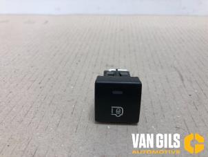 Used Central locking switch Peugeot Partner (GC/GF/GG/GJ/GK) 1.6 HDI 90 16V Price on request offered by Van Gils Automotive