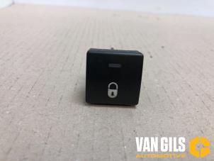 Used Central locking switch Peugeot Partner (GC/GF/GG/GJ/GK) 1.6 HDI 90 16V Price on request offered by Van Gils Automotive