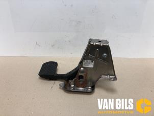 Used Brake pedal Volkswagen Touran (1T3) 2.0 TDI 16V 140 Price on request offered by Van Gils Automotive
