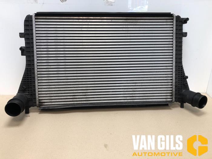 Used Radiator Volkswagen Touran (1T3) 2.0 TDI 16V 140 Price € 65,00 Margin scheme offered by Van Gils Automotive