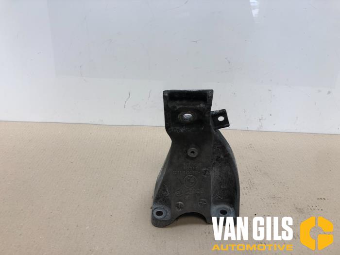 Used Engine mount BMW X5 (F15) xDrive 50i 4.4 V8 32V Price € 35,00 Margin scheme offered by Van Gils Automotive