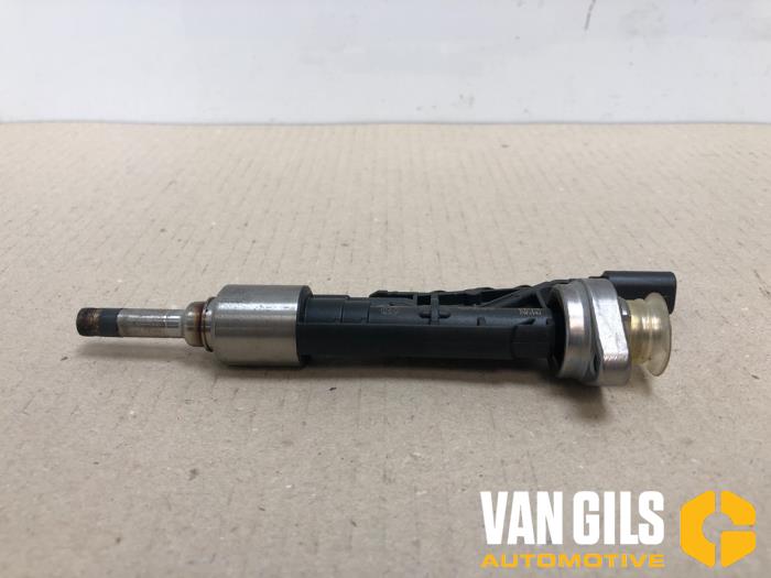 Injector (petrol injection) from a MINI Mini (F55) 1.5 12V Cooper 2016