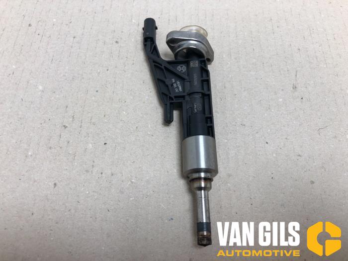 Injector (petrol injection) from a MINI Mini (F55) 1.5 12V Cooper 2016