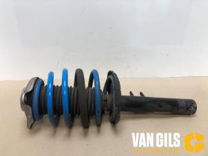 Used Front shock absorber rod, right Mercedes B (W247) 2.0 B-200d Price € 249,99 Margin scheme offered by Van Gils Automotive