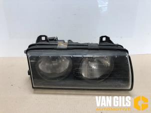 Używane Reflektor prawy BMW 3 serie (E36/4) 318i Cena € 65,00 Procedura marży oferowane przez Van Gils Automotive