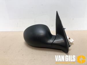 Used Wing mirror, right Chrysler PT Cruiser 2.0 16V Price € 50,00 Margin scheme offered by Van Gils Automotive