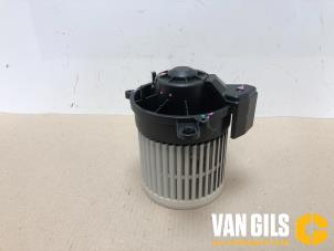 Usados Motor de ventilador de calefactor Suzuki Celerio (LF) 1.0 12V Dualjet Precio € 55,00 Norma de margen ofrecido por Van Gils Automotive