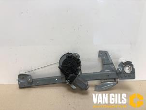 Usagé Lève vitre électrique avant gauche Toyota Aygo (B10) 1.0 12V VVT-i Prix € 50,00 Règlement à la marge proposé par Van Gils Automotive