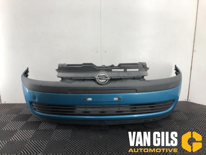 Front bumper from a Opel Corsa C (F08/68) 1.2 16V 2001