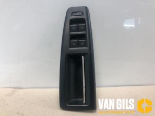 Usagé Commutateur vitre électrique Volkswagen Polo IV (9N1/2/3) 1.9 SDI Prix € 40,00 Règlement à la marge proposé par Van Gils Automotive