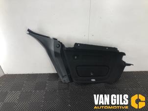 Usados Tapizado de maletero izquierda Mercedes A (W176) 1.5 A-180 CDI, A-180d 16V Precio de solicitud ofrecido por Van Gils Automotive