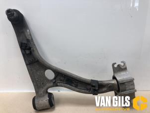 Usagé Bras de suspension avant droit Mercedes A (W176) 1.5 A-180 CDI, A-180d 16V Prix € 49,99 Règlement à la marge proposé par Van Gils Automotive