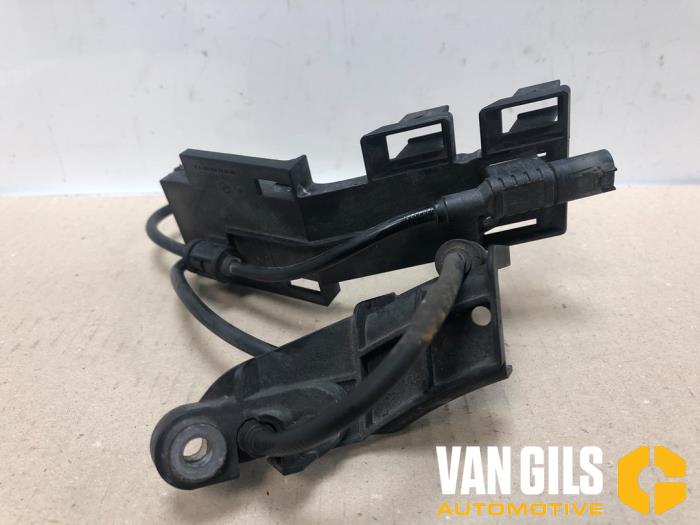 Begagnade ABS-sensor Mercedes A (W176) 1.5 A-180 CDI, A-180d 16V Pris € 29,99 Marginaltabell erbjuds av Van Gils Automotive