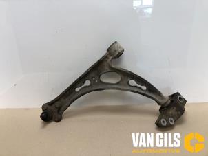 Used Front wishbone, left Volkswagen Caddy III (2KA,2KH,2CA,2CH) 2.0 SDI Price € 40,00 Margin scheme offered by Van Gils Automotive