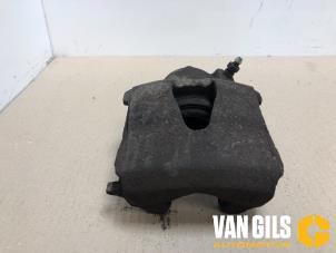 Used Front brake calliper, left Volkswagen Caddy III (2KA,2KH,2CA,2CH) 2.0 SDI Price € 70,00 Margin scheme offered by Van Gils Automotive