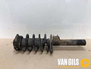 Used Front shock absorber rod, left Volkswagen Caddy III (2KA,2KH,2CA,2CH) 2.0 SDI Price € 75,00 Margin scheme offered by Van Gils Automotive