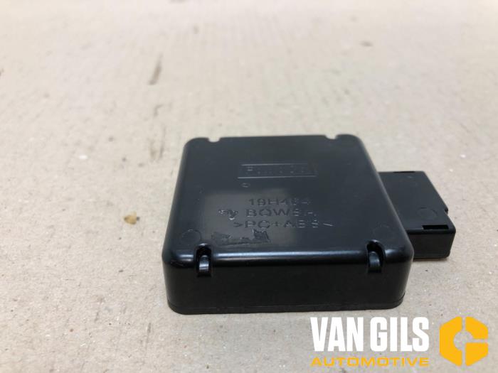 Antena GPS z Ford Transit Custom 2.2 TDCi 16V 2014